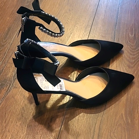 🌻🦋🌻🦋🌻GIVE AWAY DAY🌻🦋🌻 Black Heels with Rhinestone Ankle Strap ❤️❤️❤️ - Picture 8 of 9